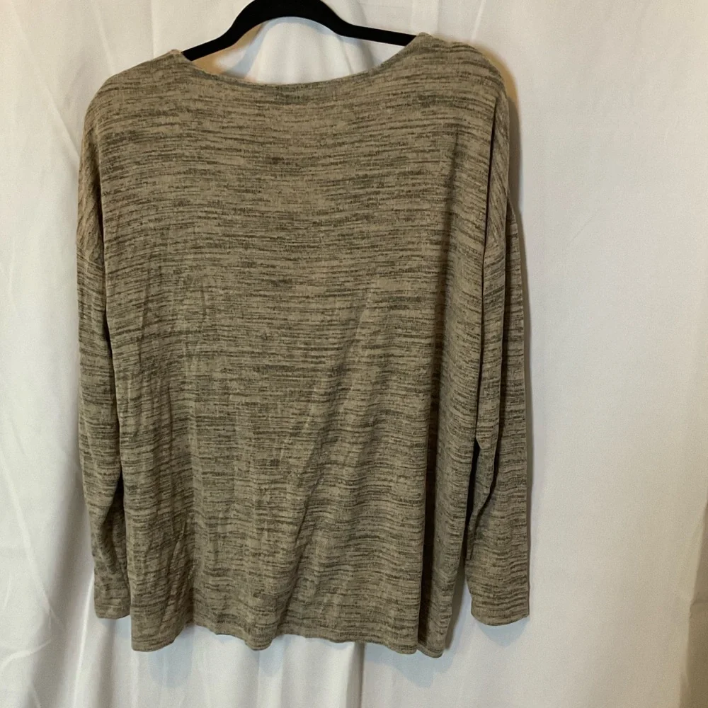 Loramendi Women’s Long Sleeve Heathered Oatmeal color with Black lace trim XL - Picture 5 of 16